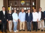 Foto bersama antara Kepala Otorita IKN (Basuki Hadimuljono) dan PT Intiland Development Tbk. Foto: HO/Humas Otorita IKN