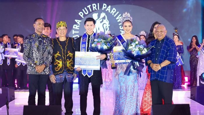 Foto bersama pemenang Putra-Putri Pariwisata Nusantara 2025 yang berasal dari Kalimantan Selatan bersama Deputi Bidang Pengendalian Pembangunan Otorita IKN dan Ketua Yayasan El Jhon Indonesia. Foto: HO/Humas Otorita IKN