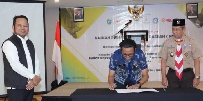 Gubernur Kaltim, H Rudy Mas'ud saat menyaksikan penandatanganan NPHD Tahun Anggaran 2025 antara Dispora Kaltim dan tujuh organisasi penerima hibah, di Four Season Hotel Balikpapan, pada Kamis (7/8/2025). Foto: BorneoFlash/Ist