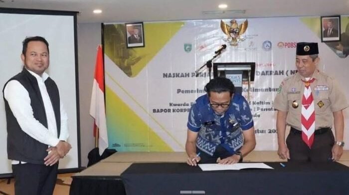 Gubernur Kaltim, H Rudy Mas'ud saat menyaksikan penandatanganan NPHD Tahun Anggaran 2025 antara Dispora Kaltim dan tujuh organisasi penerima hibah, di Four Season Hotel Balikpapan, pada Kamis (7/8/2025). Foto: BorneoFlash/Ist