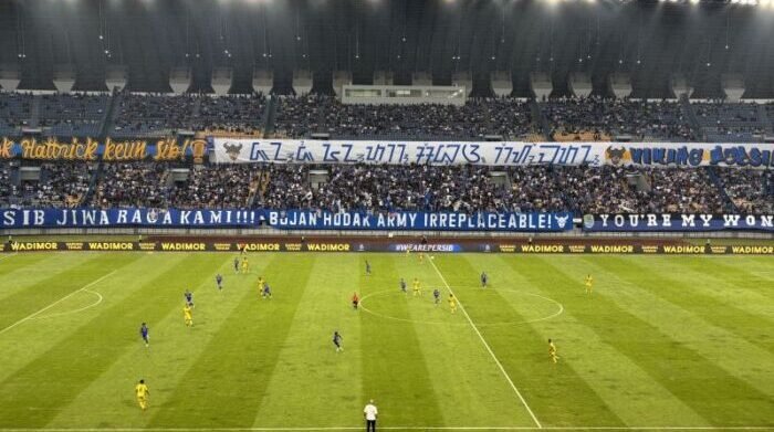 Persib mengawali musim dengan kemenangan dengan mengalahkan Semen Padang di Stadion GBLA. Foto: ANTARA/Rubby Jovan