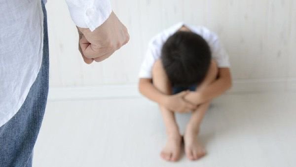 Ilustrasi kekerasan pada anak. Foto: Getty Images/iStockphoto/takasuu.