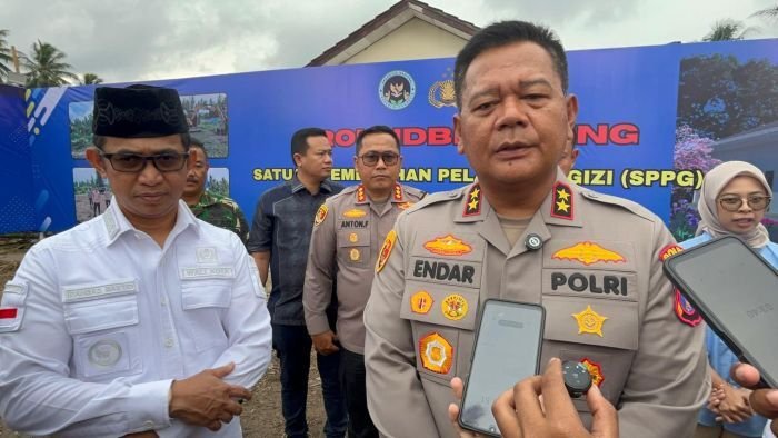 Kapolda Kaltim, Irjen Pol Endar Priantoro bersama Wali Kota Balikpapan H. Rahmad Mas'ud. Foto: BorneoFlash/Niken Sulastri