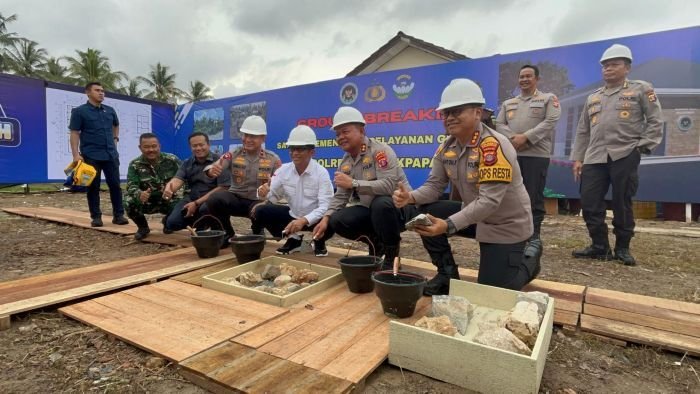 Kapolda Kaltim, Irjen Pol Endar Priantoro bersama Wali Kota Balikpapan H. Rahmad Mas'ud melakukan Ground Breaking SPPG di wilayah Balikpapan Timur, pada Rabu (6/8/2025). Foto: BorneoFlash/Niken Sulastri