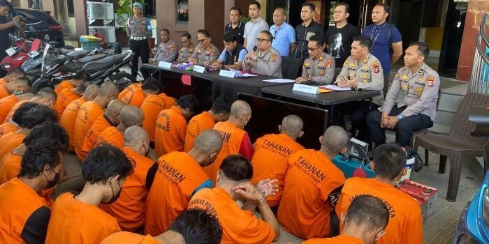 Kapolresta Samarinda Kombes Pol Hendri Umar saat konferensi pers, pada Selasa (5/8/2025). Foto: BorneoFlash/Nur Ainunnisa