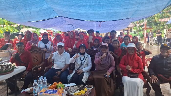 Kegiatan peletakkan batu pertama pembangunan bank sampah dan Peluncuran program sedekah sampah plastik, di Jalan Berlian VII Kelurahan Sepinggan Baru, Kecamatan Balikpapan Selatan, pada Minggu (24/8/2025). Foto: BorneoFlash/Niken Sulastri