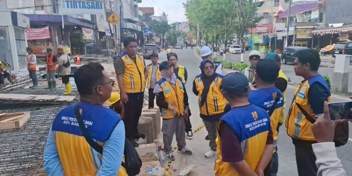 Pastikan Proyek Infrastruktur Rampung Akhir Tahun 2025, Kepala DPU Balikpapan Tinjau Lapangan