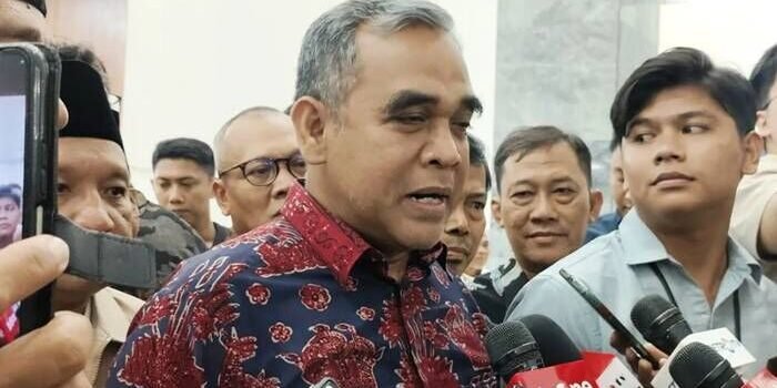 Ketua MPR RI Ahmad Muzani berbicara dengan awak media di Gedung MPR RI, Jakarta, Minggu (3/8/2025). FOTO: ANTARA/Nadia Putri Rahmani.