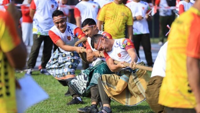 Kodam VI/Mulawarman menggelar rangkaian kegiatan olahraga, pawai, dan lomba penuh semangat Dalam rangka menyambut HUT ke-80 Kemerdekaan Republik Indonesia di Lapangan Makodam VI/Mlw, pada Jumat (15/8/2025). Foto: HO/Pendam VI/Mlw