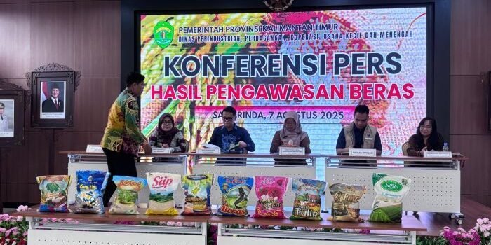 Dinas Perdagangan, Koperasi dan UKM (Disperindagkop UKM) Kalimantan Timur (Kaltim) gelar Konferensi pers terkait mutu beras, pada Kamis (7/8/2025). Foto: BorneoFlash/Nur Ainunnisa