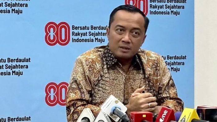 Menteri Sekretaris Negara Prasetyo Hadi, yang juga Juru Bicara Presiden RI, menjawab pertanyaan wartawan di Istana Kepresidenan RI, Jakarta, Kamis (28/8/2025). Foto: ANTARA/Genta Tenri Mawangi/pri.