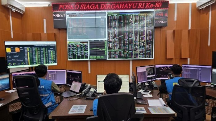 PLN UID Kaltimra telah menyiagakan personel, peralatan, serta sistem monitoring real-time demi menjamin pasokan listrik aman dan stabil di pusat-pusat kegiatan perayaan HUT Ke-80 RI. Foto: HO/Humas PLN UID Kaltimra