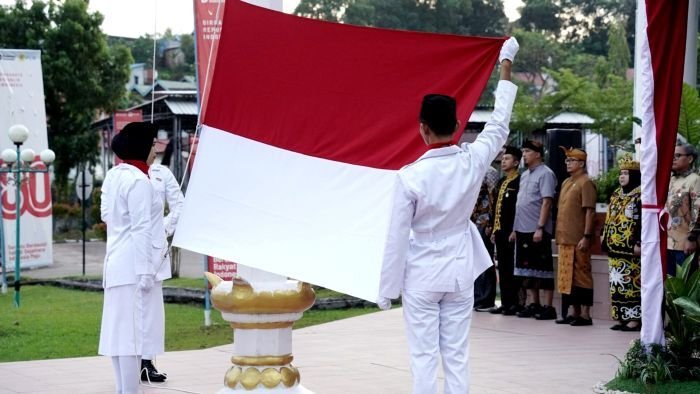 PLN UIP KLT melaksanakan Upacara untuk memperingati HUT ke-80 Kemerdekaan Republik Indonesia, pada Minggu, 17 Agustus 2025. Foto: HO/PLN UIP KLT