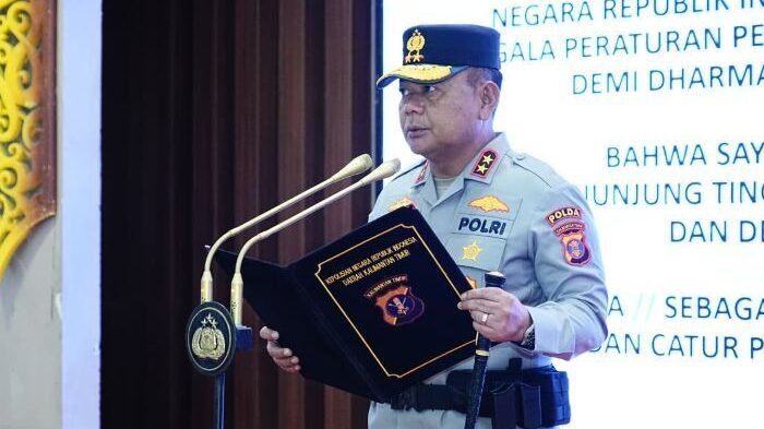 Kapolda Kaltim, Irjen Pol Endar Priantoro, S.H., S.I.K., C.F.E., M.H. Saat Pimpin Pelantikan Kapolres Kutai Kartanegara (Kukar) dan Kapolres Berau, di Gedung Mahakam Polda Kaltim pada Kamis (21/08/2025). Foto: HO/Humas Polda Kaltim