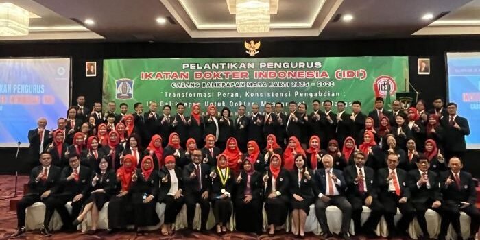 Pelantikan Pengurus Ikatan Dokter Indonesia (IDI) Cabang Balikpapan Masa Bakti 2025–2028, di Platinum Hotel Balikpapan, pada Sabtu (30/8/2025). Foto: BorneoFlash/Niken Sulastri