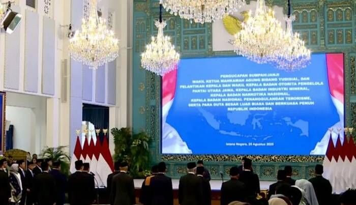 Suasana acara pelantikan dan pengambilan sumpah jabatan Kepala BNPT yang baru beserta pejabat lainnya oleh Presiden Prabowo Subianto di Istana Negara, Jakarta, Senin (25/8/2025). FOTO: ANTARA/HO-BPMI Sekretariat Presiden.