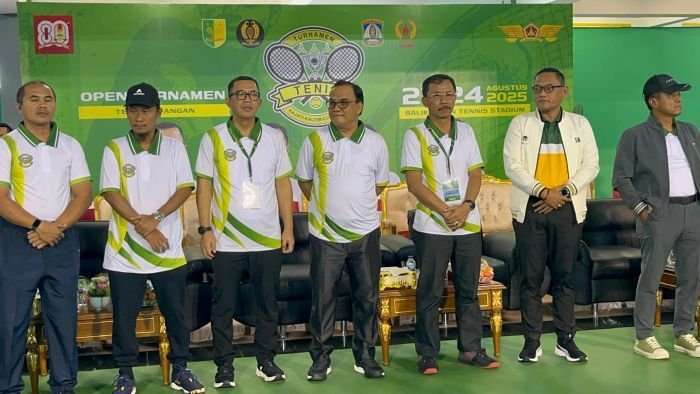 Pembukaan Kejuaraan Tenis Kajati Kaltim Cup II Tahun 2025, di Balikpapan Tennis Stadium, pada Jumat (22/8/2025). Foto: BorneoFlash/Niken Sulastri