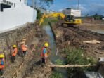 Pengerjaan drainase sekunder Balikpapan Baru dari Jembatan Bungkuk sampai Bendali Gang Kantil. Foto: BorneoFlash.com/Ist