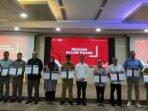 Penyerahan Piagam Wajib Pajak, di Aula Etam Kantor Wilayah DJP Kalimantan Timur dan Utara, pada Senin (11/08/2025). Foto: BorneoFlash/Niken Sulastri
