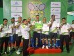 Penyerahan pemenang kategori Beregu Tim ATC Kajati Kaltim pada kejuaraan Kajati Cup II 2025, di Balikpapan Tennis Stadium, pada Minggu (24/8/2025). Foto: BorneoFlash/Niken Sulastri