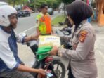 Personel Polresta Balikpapan turun langsung mengawal pelaksanaan Gerakan Pangan Murah (GPM) di Jalan Mayjen Sutoyo, Gunung Malang, Balikpapan Kota, pada Selasa (12/8/2025) pagi. Foto: HO/Humas Polresta Balikpapan