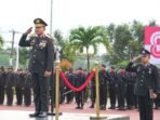 Wakapolda Kaltim Brigjen Pol Dr. H. M. Sabilul Alif, S.H., S.I.K., M.Si., Pimpin Upacara Peringatan Hari Ulang Tahun (HUT) ke-80 Kemerdekaan Republik Indonesia di Lapangan Mapolda Kaltim, pada Minggu (17/08/2025). Foto: HO/Humas Polda Kaltim