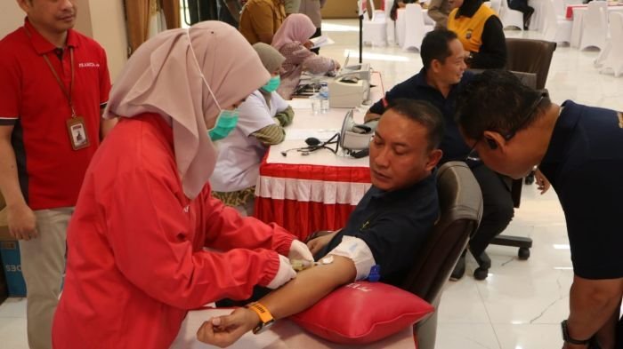 Wakapolda Kaltim Brigjen Pol Dr. H. M. Sabilul Alif, S.H., S.I.K., M.Si., Saat mengecek Kesehatan Berkala di Gedung Mahakam Polda Kaltim, pada Jumat (15/8/2025). Foto: HO/Humas Polda Kaltim