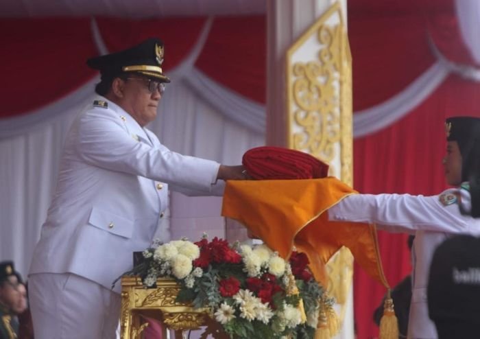 Momen Pertama Pimpin Upacara Penurunan Bendera, Wawali Balikpapan Terharu Lihat Antusiasme Peserta