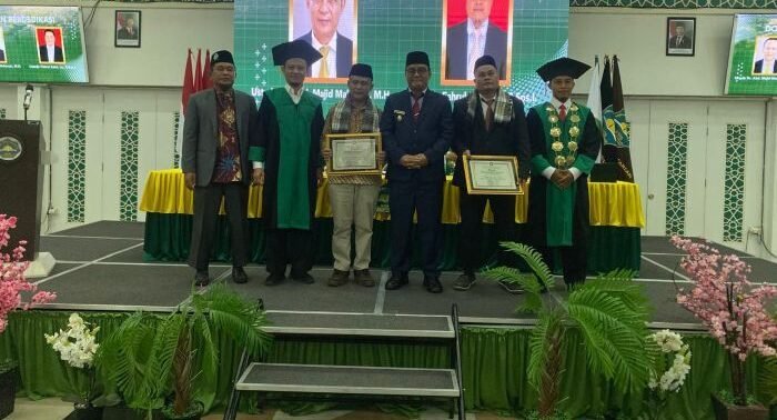 Wakil Wali Kota Balikpapan, Bagus Susetyo saat menghadiri Sidang Senat Terbuka Wisuda Ke-IX Sarjana Hukum STIS Hidayatullah Balikpapan, di Aula Asrama Haji Balikpapan, pada Sabtu (9/8//2025). Foto: BorneoFlash/Niken Sulastri