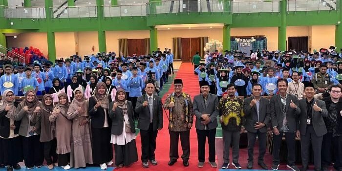 Wakil Wali Kota Balikpapan, H. Bagus Susetyo Saat Hadir di Kegiatan Pengenalan Budaya Akademik Kampus (PBAK) Universitas Islam Negeri Sultan Aji Muhammad Idris ((UINSI) Samarinda, pada Selasa (26/8/2025). BorneoFlash/Niken Sulastri