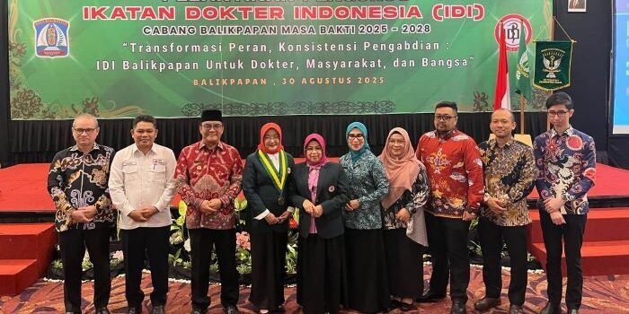 Wakil Wali Kota Balikpapan, H. Bagus Susetyo Saat Hadir penandatanganan kerja sama IDI Kota Balikpapan dengan Dinas Kesehatan dan PKK Balikpapan Serta Pelantikan pengurus Ikatan Dokter Indonesia (IDI) Cabang Balikpapan, di Platinum Hotel Balikpapan, pada Sabtu (30/8/2025). Foto: BorneoFlash/Niken Sulastri