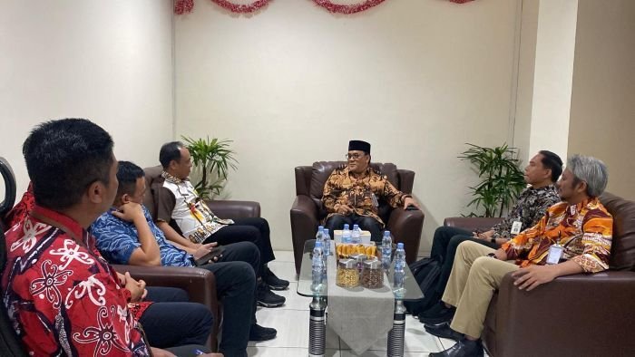 Wakil Wali Kota Balikpapan, H. Bagus Susetyo, melakukan kunjungan kerja ke Kantor Badan Pertanahan Nasional (BPN) Balikpapan di Jalan Ruhui Rahayu, pada Kamis (21/8/2025). Foto: BorneoFlash/Niken Sulastri