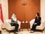 Wakil Menteri Perdagangan (Wamendag) RI Dyah Roro Esti (kiri) melakukan pertemuan bilateral dengan Minister of State for Trade and Industry of Singapore Gan Siow Huang (kanan), di Singapura, Senin (4/8/2025), dengan agenda perkuatan kerja sama perdagangan kedua negara. FOTO : ANTARA/HO-Kemendag.