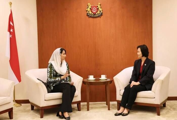 Wakil Menteri Perdagangan (Wamendag) RI Dyah Roro Esti (kiri) melakukan pertemuan bilateral dengan Minister of State for Trade and Industry of Singapore Gan Siow Huang (kanan), di Singapura, Senin (4/8/2025), dengan agenda perkuatan kerja sama perdagangan kedua negara. FOTO : ANTARA/HO-Kemendag.