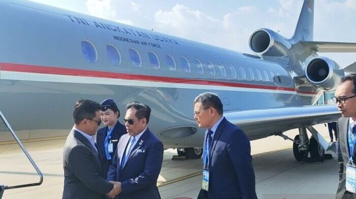 Menteri Luar Negeri Sugiono tiba di Bandara Internasional Tianjin Binhai pada hari Minggu (31/8) pukul 15.13 waktu setempat. Foto: ANTARA/Desca Lidya Natalia