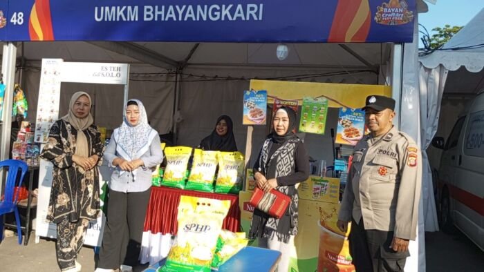 Polresta Balikpapan bersama Bhayangkari Cabang Balikpapan, Bulog, dan Satgas Pangan menggelar aksi nyata dalam program Gerakan Ketahanan Pangan, guna menjaga kestabilan harga dan pasokan bahan pokok menjelang HUT ke-80 Kemerdekaan RI. Foto: HO/Humas Polresta Balikpapan
