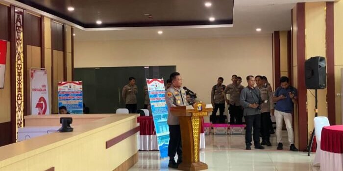 Kepolisian Daerah (Polda) Kalimantan Timur (Kaltim) bersama Perum Bulog Wilayah Kaltimtara menggelar Gerakan Pangan Murah (GPM). Foto: BorneoFlash/Agung Putra