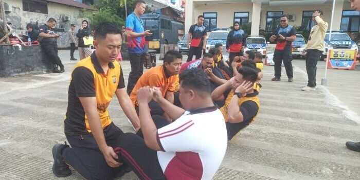 Satuan Dokter dan Kesehatan (Dokkes) Polresta Balikpapan memberikan pelayanan kesehatan prima kepada seluruh jajaran untuk menjaga kesehatan personel kepolisian merupakan kunci utama dalam mendukung tugas menjaga keamanan dan ketertiban masyarakat. Foto: HO/Humas Polresta Balikpapan
