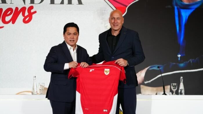 Alexander Zwiers bersama Erick Thohir. Foto: HO/pssi.org