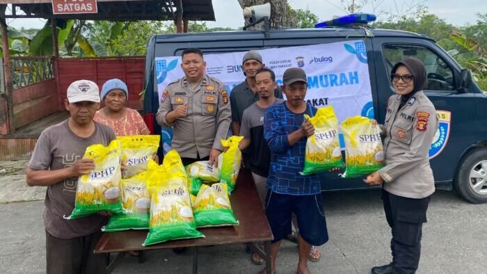 Polresta Balikpapan kembali menunjukkan komitmennya dalam mendukung ketahanan pangan dengan menggelar Gerakan Pangan Murah (GPM), bekerja sama dengan Bulog Balikpapan. Foto: HO/Humas Polresta Balikpapan