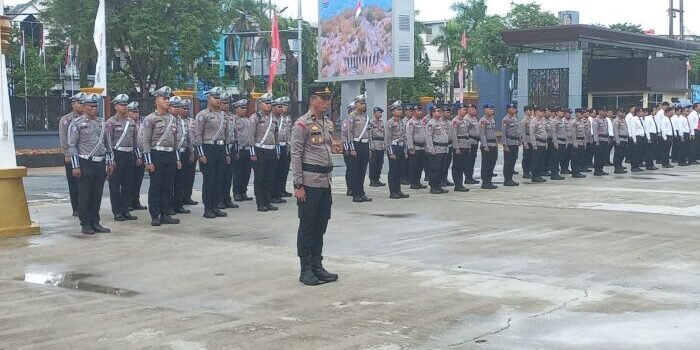 Polresta Balikpapan baru-baru ini menggelar Upacara Serah Terima Jabatan (Sertijab) bagi beberapa pejabat penting di jajaran kepolisian setempat. Foto: HO/Humas Polresta Balikpapan