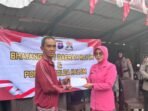 Polwan Polda Kaltim bersama Bhayangkari Daerah Kaltim menggelar kegiatan sosial bertajuk “Polwan dan Bhayangkari Berbagi” di halaman Masjid Nurul Iman, Kelurahan Manggar Baru, Balikpapan, Pada Kamis (27/8/2925). Dalam rangka mempererat hubungan dengan masyarakat serta memperkuat kepedulian social. Foto: HO/Humas Polda Kaltim