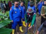 Ditpolairud Polda Kaltim menggelar kegiatan bersama komunitas peduli lingkungan, relawan, mahasiswa, dan pelajar di kawasan pesisir upaya menjaga kelestarian alam (29/8/2025). Foto: HO/Humas Polda Kaltim