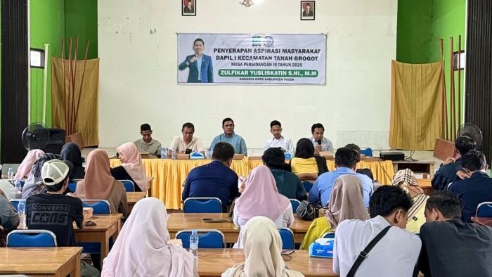 Zulfikar Yusliskatin, menggelar reses di Dapil I Kecamatan Tanah Grogot dengan menyasar kalangan Generasi Z (Gen Z). Foto: BorneoFlash/IST