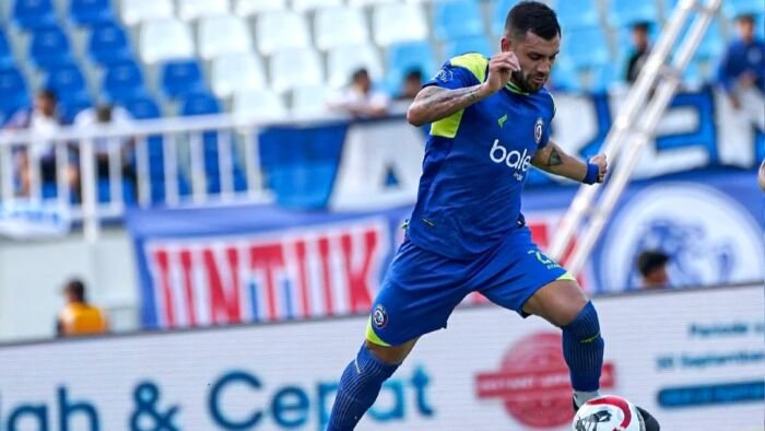 Arema FC vs PSBS Biak di pekan pertama laga BRI Super League (11/8/2025). Foto: Instagram/@aremaofficial