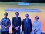 Wakil Menteri Luar Negeri (Wamenlu) Indonesia, Arif Havas Oegroseno, dan Menteri Luar Negeri Jerman, Johann Wadephul, berfoto bersama setelah menjadi pembicara dalam diskusi publik bertema "Pandangan Kebijakan Luar Negeri Jerman di Indo-Pasifik." di Jakarta (20/8/2025). Foto: ANTARA/Kuntum Riswan