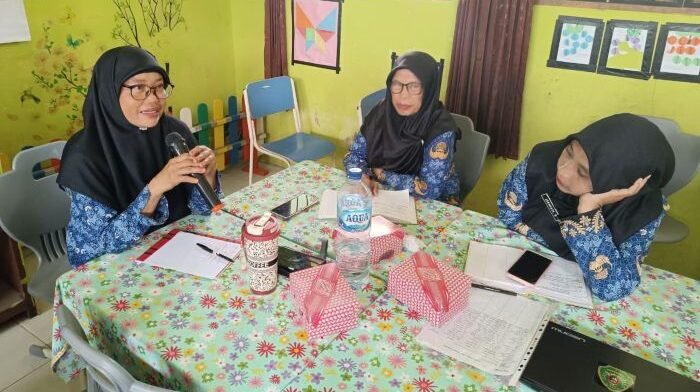 Apical menyelenggarakan pelatihan peningkatan kapasitas bagi guru di SDN 007 Penajam, Kabupaten Penajam Paser Utara (PPU), Kalimantan Timur pada 17–18 September 2025. Foto: BorneoFlash.com/IST