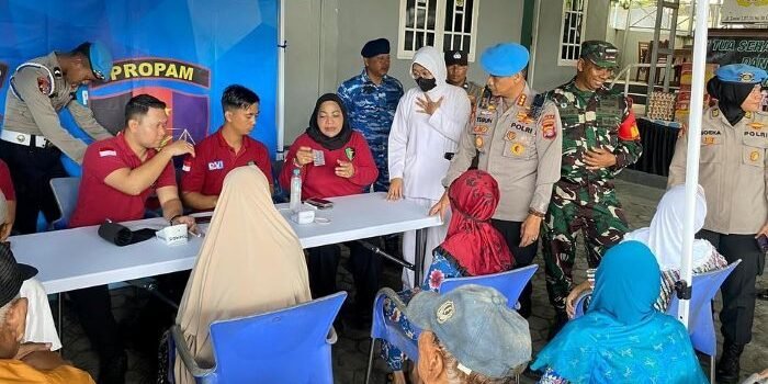 Bidpropam Polda Kaltim melaksanakan kegiatan Bakti Kesehatan di Panti Jompo Bhakti Abadi, Jalan Sosial 7 RT 35 No.10, Kelurahan Sepinggan, Kecamatan Balikpapan Selatan, pada Jumat (12/8/2025). Foto: HO/Humas Polda Kaltim