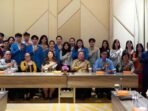 Bupati Mahulu, Angela Idang Belawan, menghadiri Wisuda ke-74 ITN Malang dilanjutkan pertemuan dengan mahasiswa asal Mahulu yang tengah menempuh pendidikan di kampus bertempat di Abu Dhabi Meeting Room, Hotel Grand Mercure Malang, pada Sabtu (27/9/2025). Foto: HO/Prokopim Mahulu