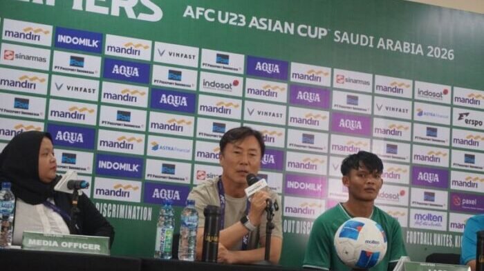 Setelah pertandingan melawan Indonesia dengan hasil imbang 0-0 dalam Kualifikasi Piala Asia U-23 2026 Grup J di Stadion Gelora Delta Sidoarjo, pelatih timnas U-23 Laos, Ha Hyeok-jun, menghadiri konferensi pers (3/9/2025). Foto:ANTARA/Zaro Ezza Syachniar Setelah pertandingan melawan Indonesia dengan hasil imbang 0-0 dalam Kualifikasi Piala Asia U-23 2026 Grup J di Stadion Gelora Delta Sidoarjo, pelatih timnas U-23 Laos, Ha Hyeok-jun, menghadiri konferensi pers (3/9/2025). Foto:ANTARA/Zaro Ezza Syachniar